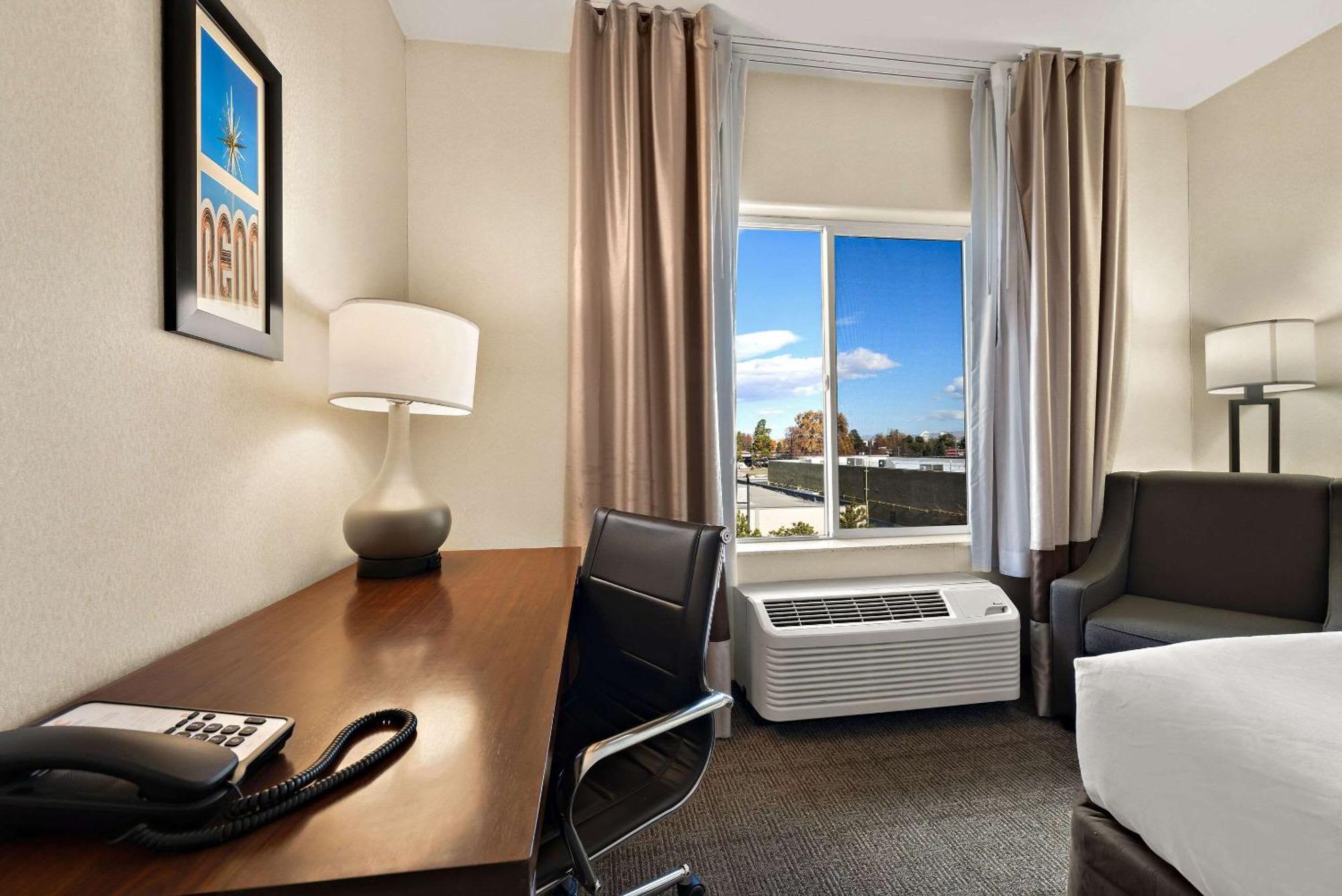 Comfort Inn & Suites Airport Convention Center RenoReno  Kültér fotó